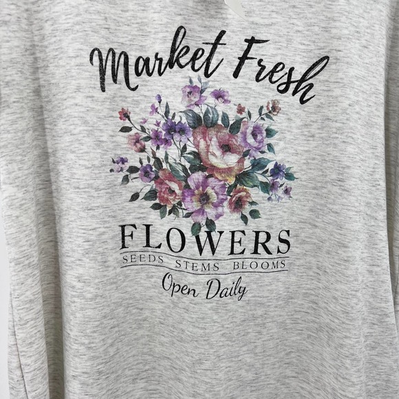 Maurices Market Fresh Flowers Heathered Gray Loose Fit Short Sleeve T Large NWT - Picture 5 of 7